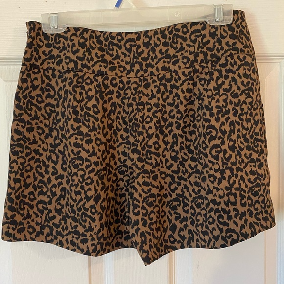 Loft Cheetah Shorts Size 2 - Picture 2 of 12
